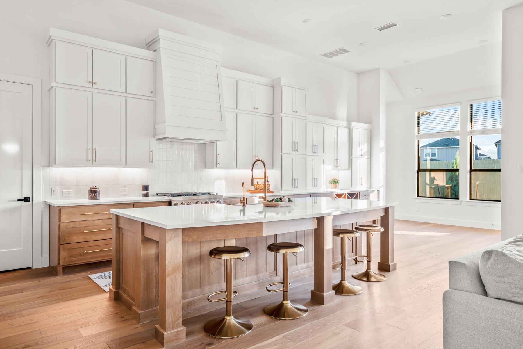 511 Irvine CIR
