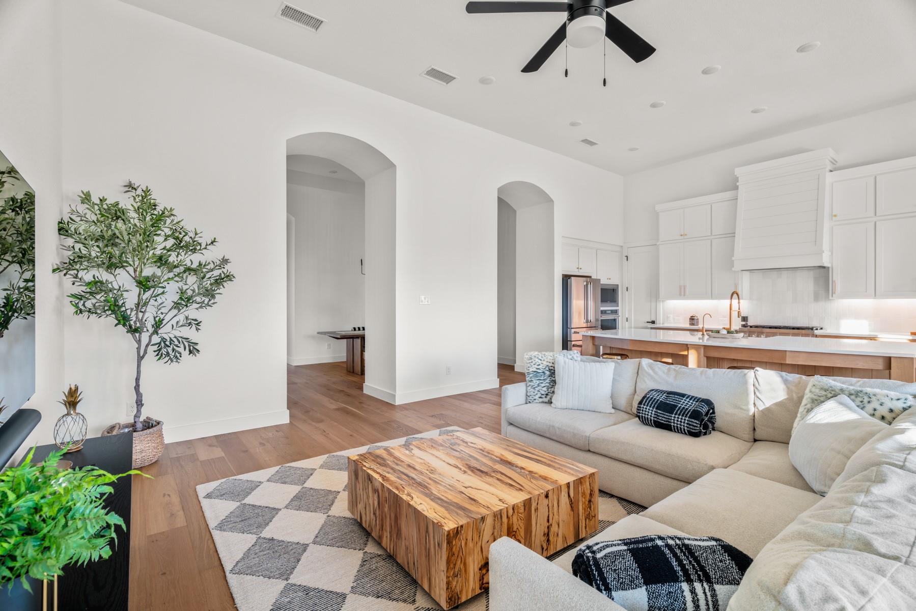 511 Irvine CIR
