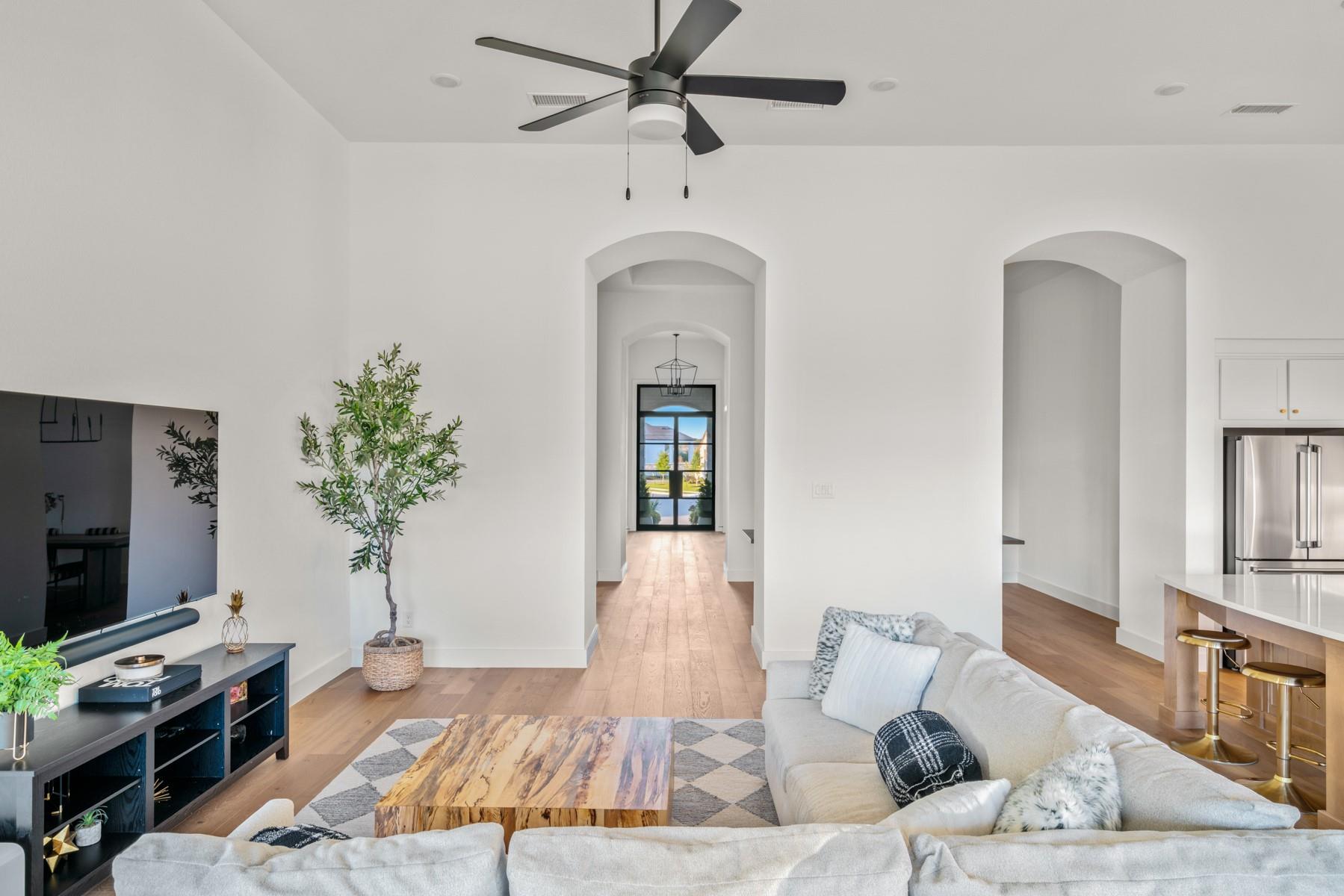 511 Irvine CIR