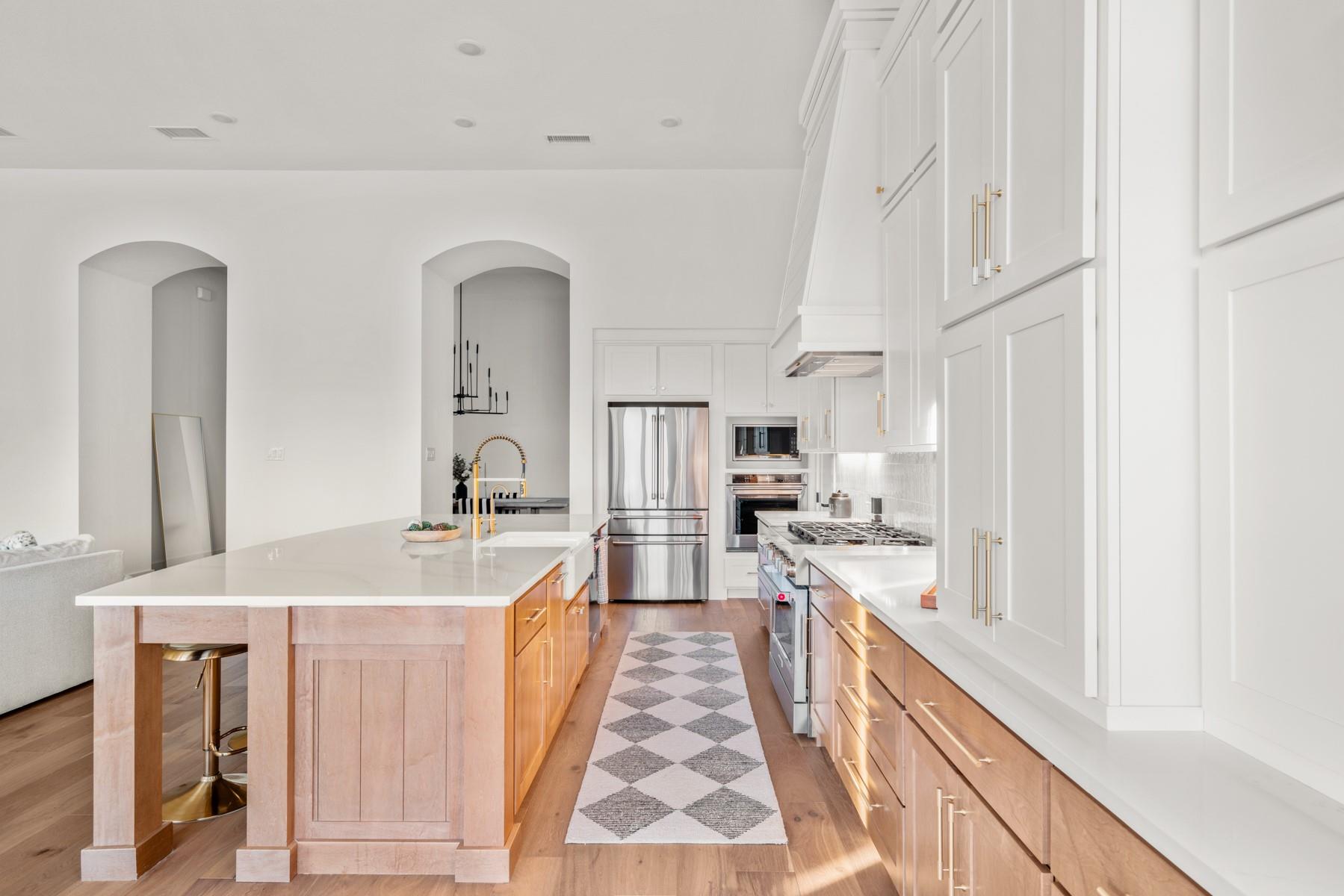 511 Irvine CIR