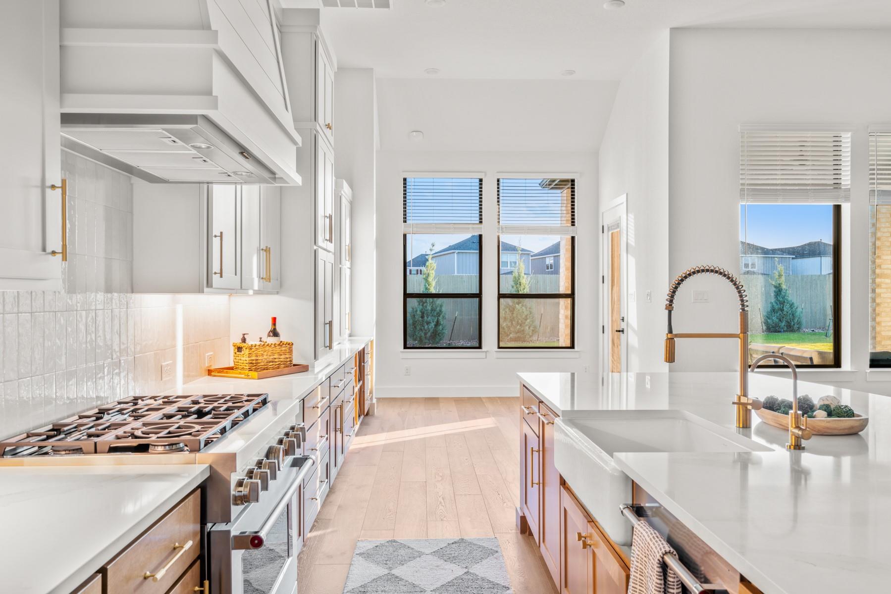 511 Irvine CIR