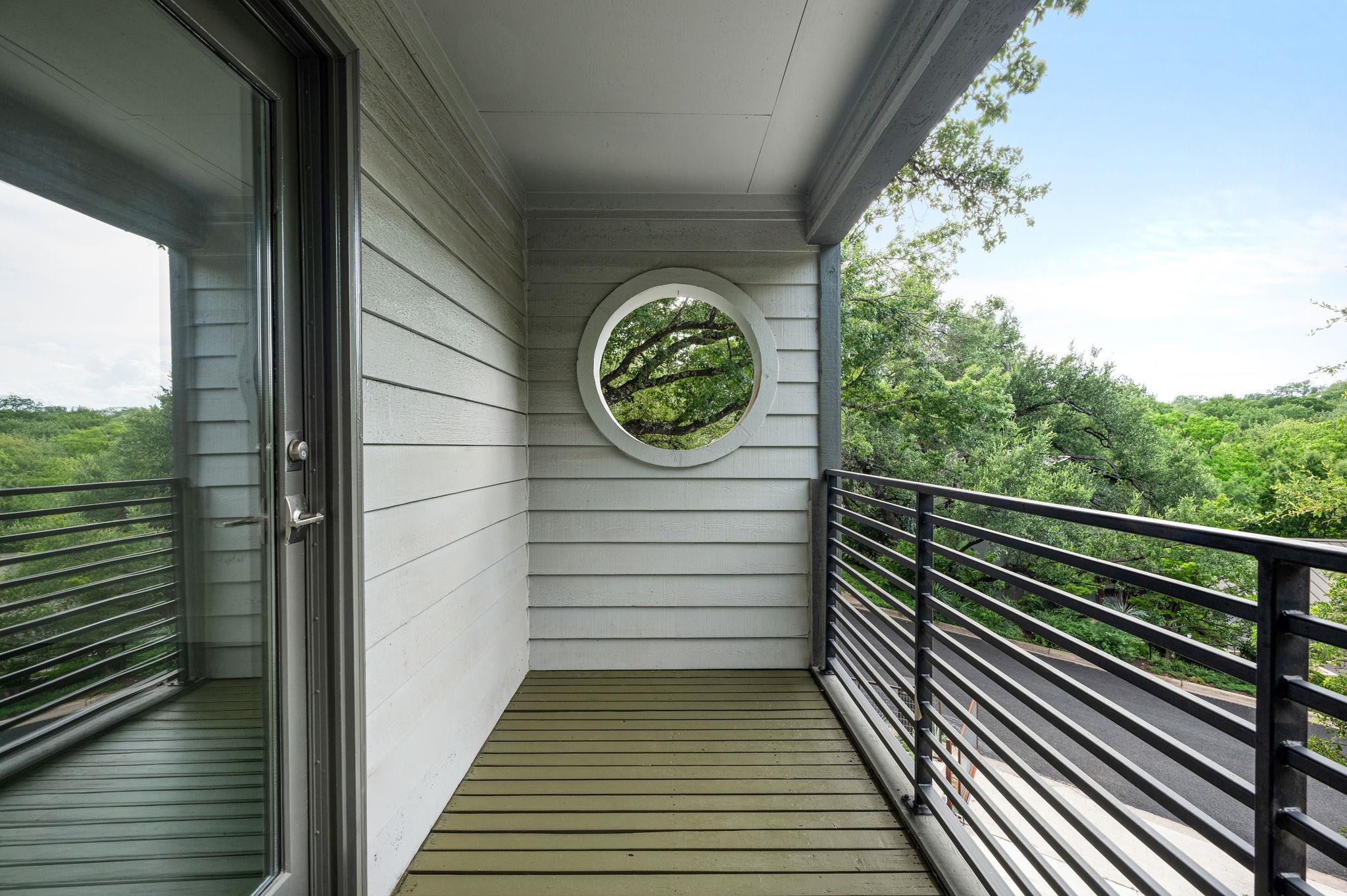 2703 Maria Anna RD