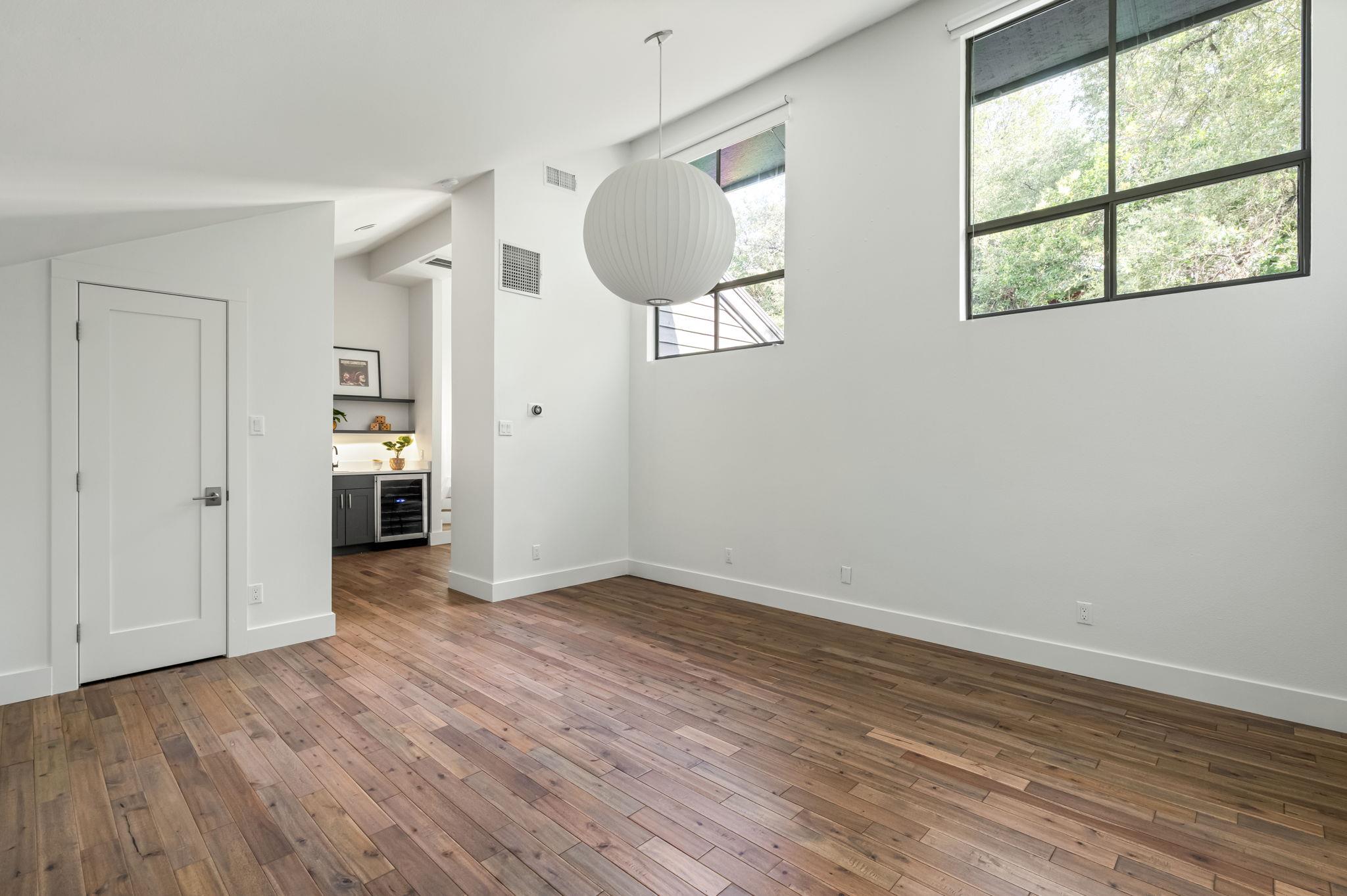 2703 Maria Anna RD