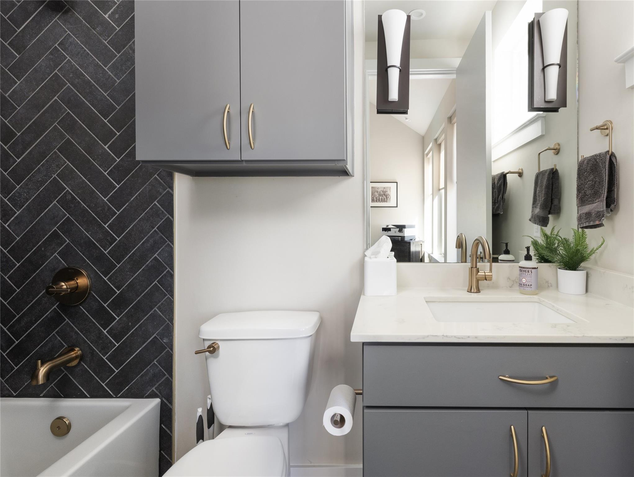 2300 Enfield RD # 303