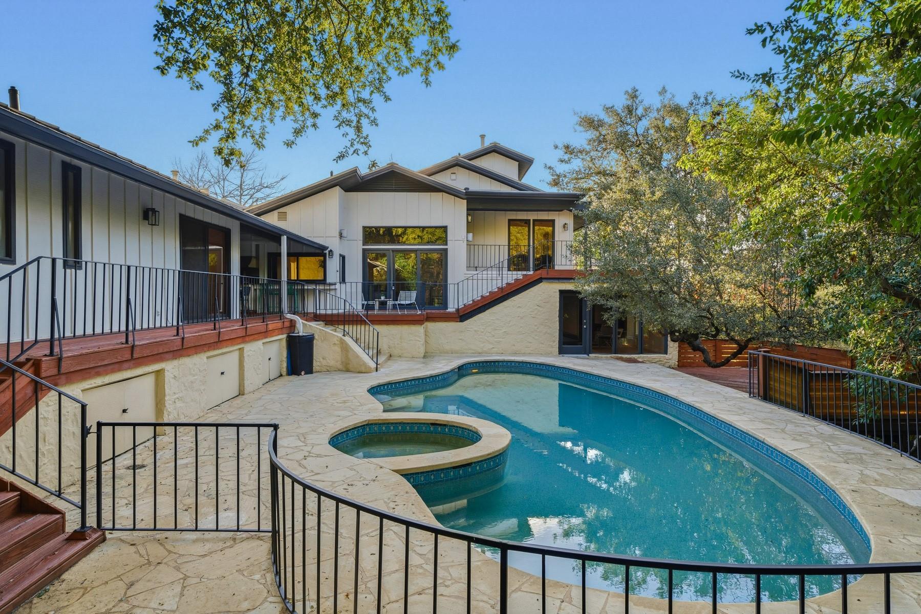 2609 Maria Anna RD