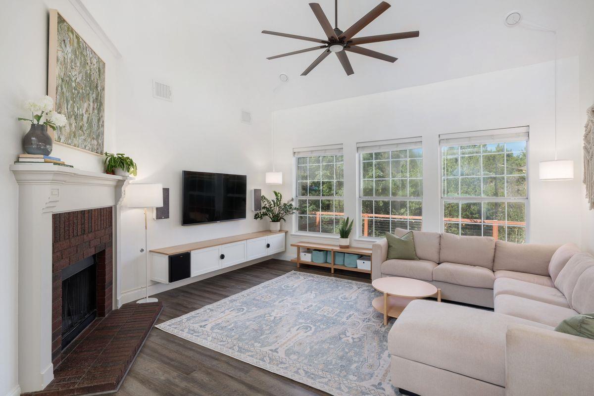 1311 Brighton Bend LN