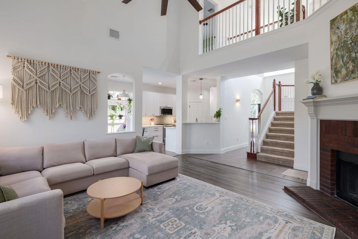 1311 Brighton Bend LN