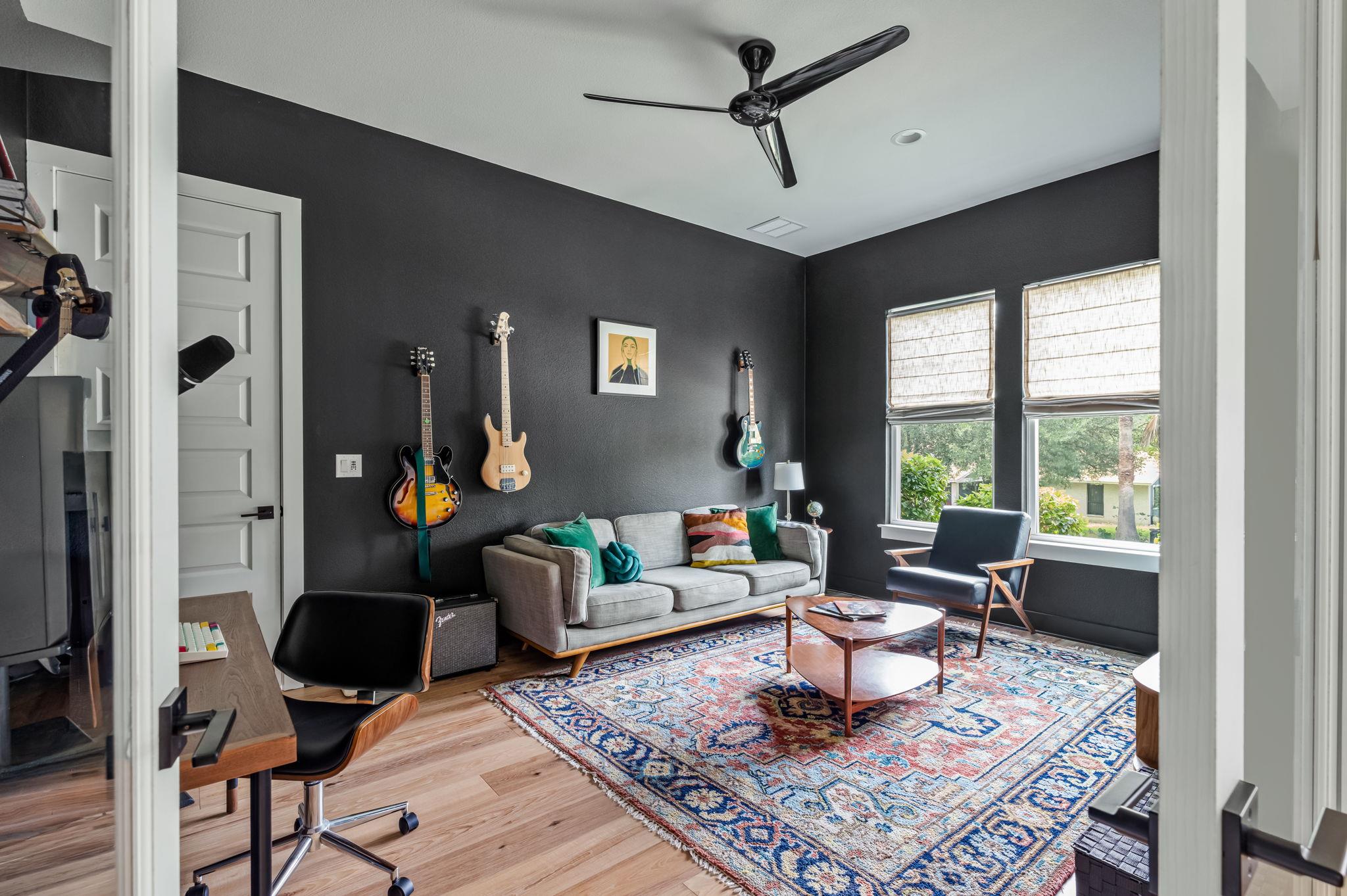 6405 Greensboro DR