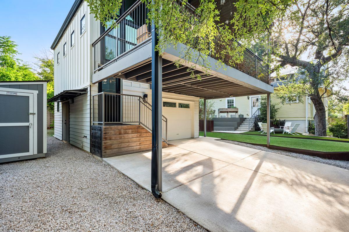 1105 Travis Heights BLVD