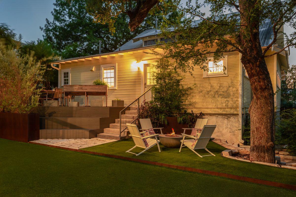 1105 Travis Heights BLVD