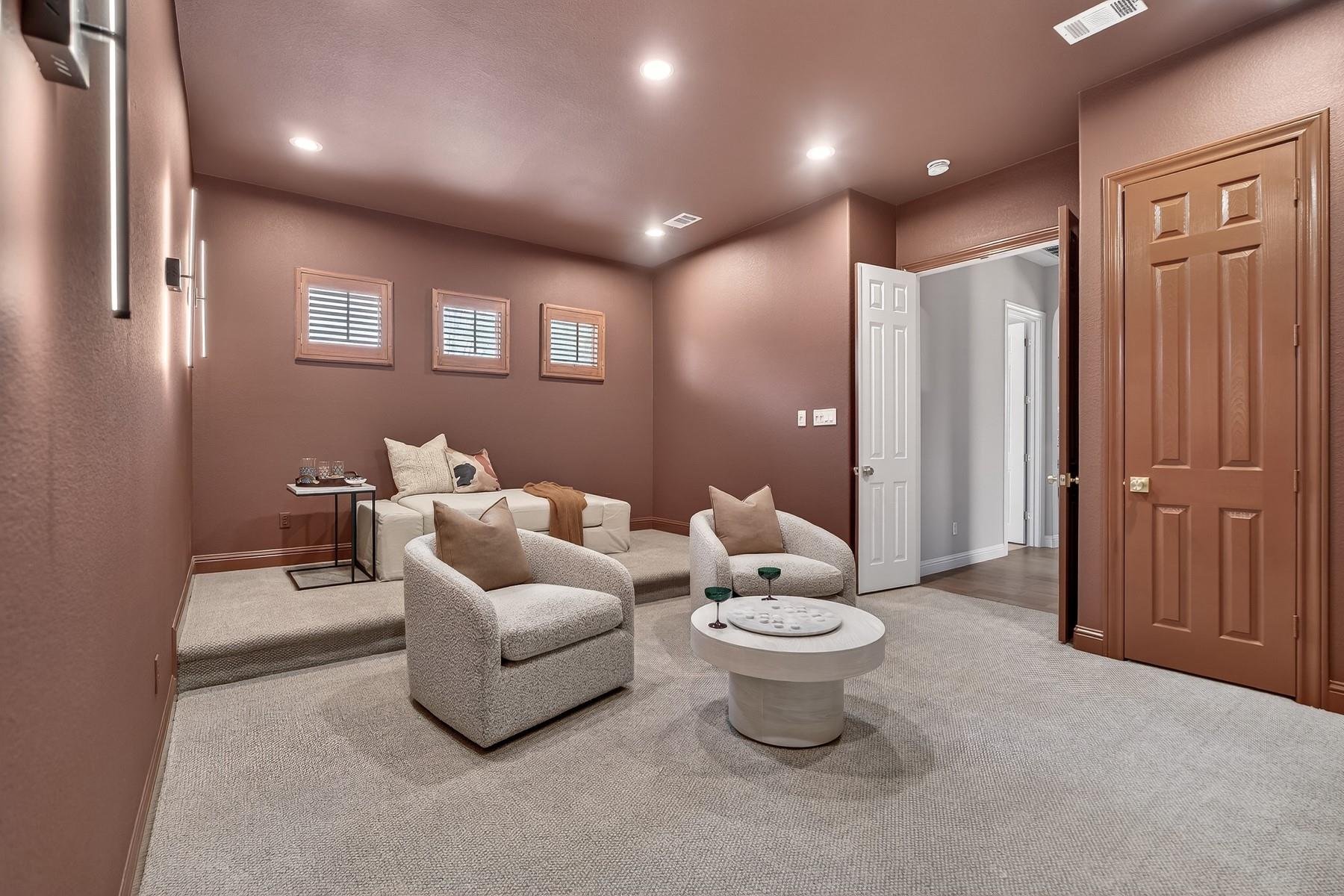 5309 Laguna Cliff LN