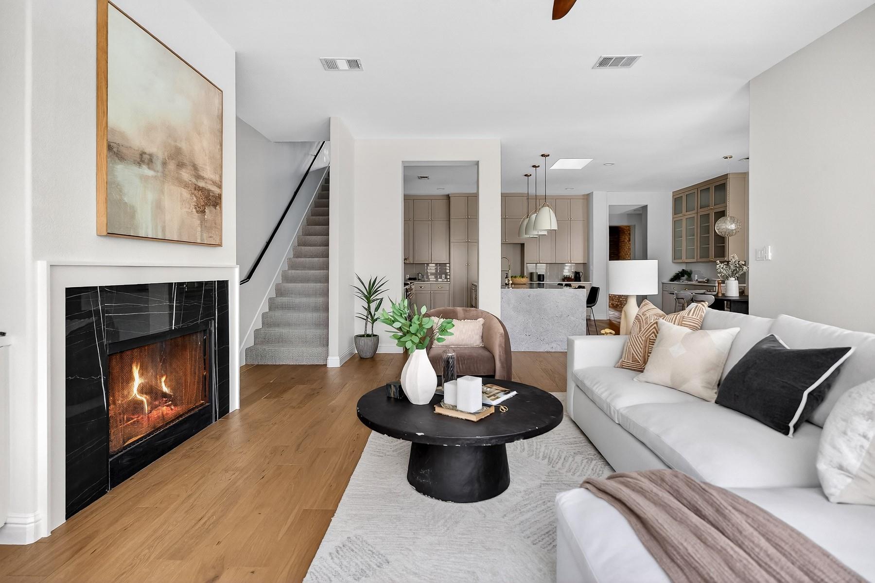 5309 Laguna Cliff LN