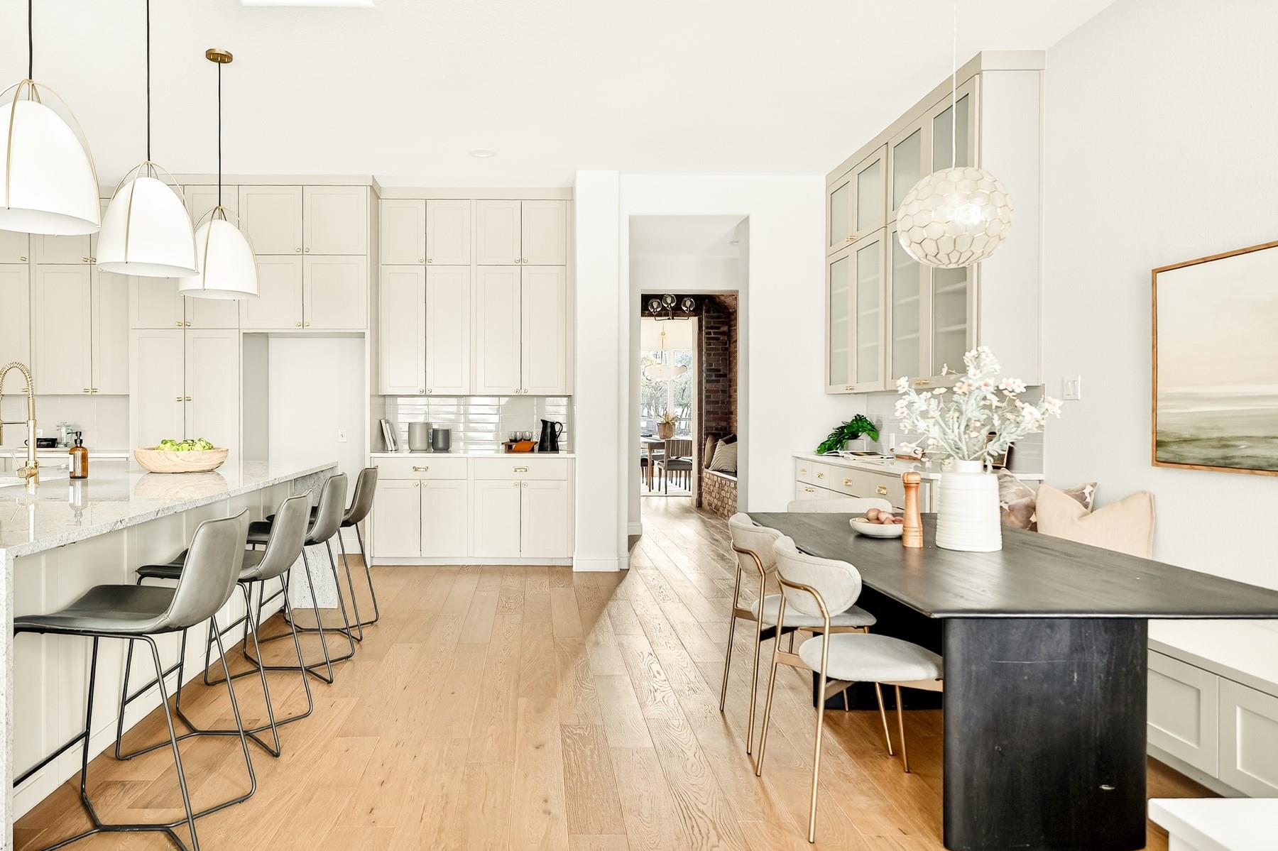 5309 Laguna Cliff LN