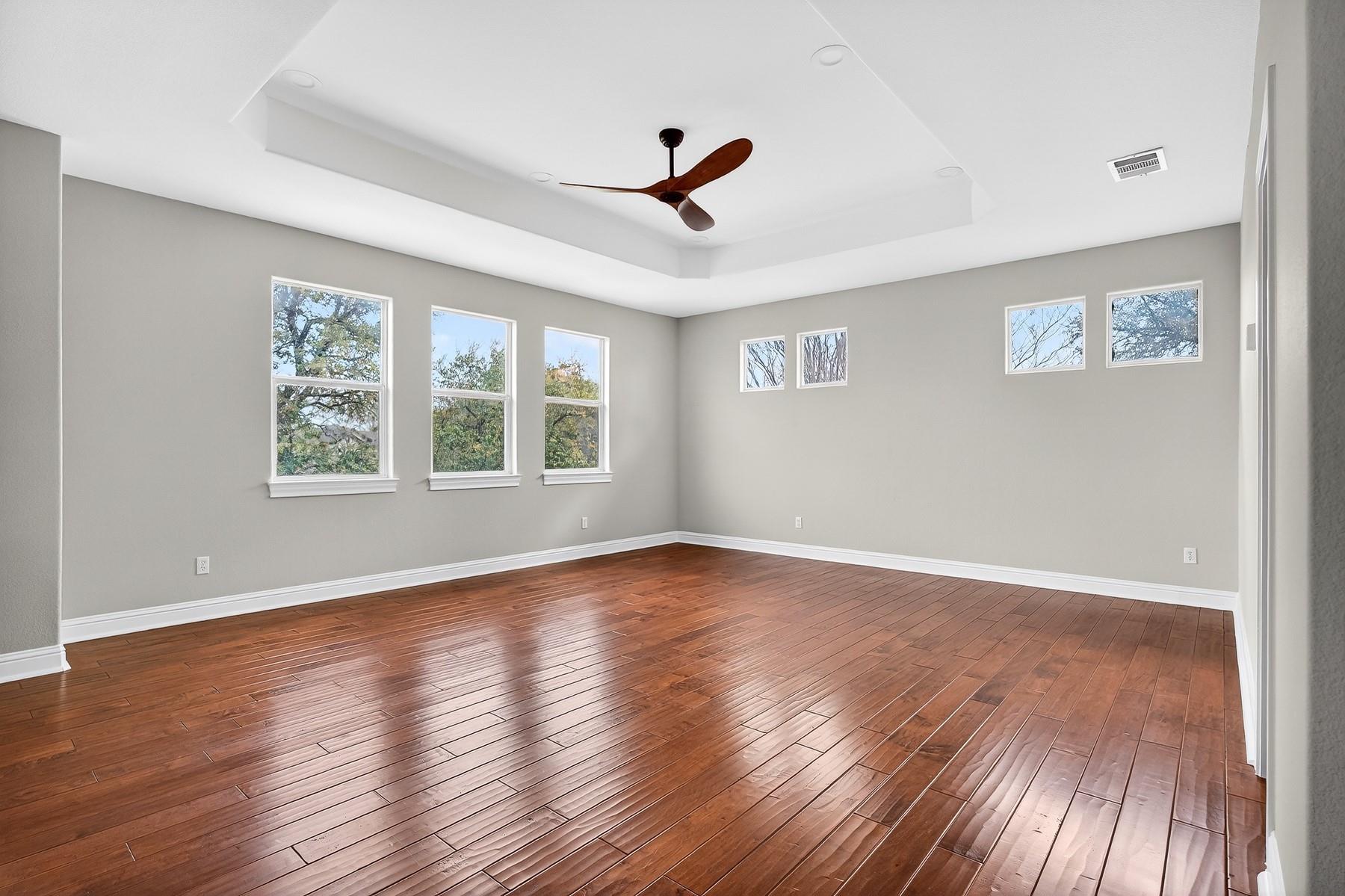 5309 Laguna Cliff LN