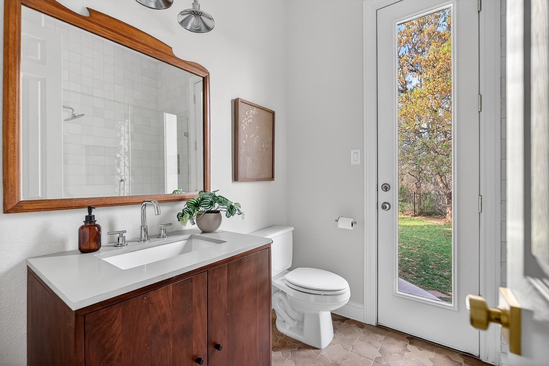 5309 Laguna Cliff LN