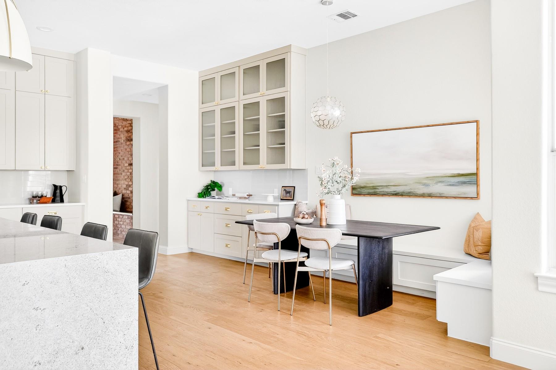 5309 Laguna Cliff LN