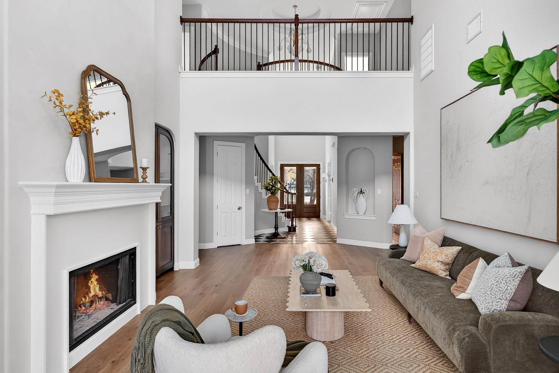 5309 Laguna Cliff LN