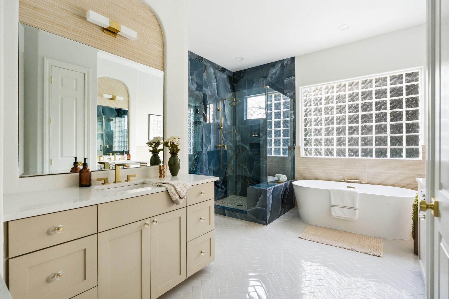 5309 Laguna Cliff LN