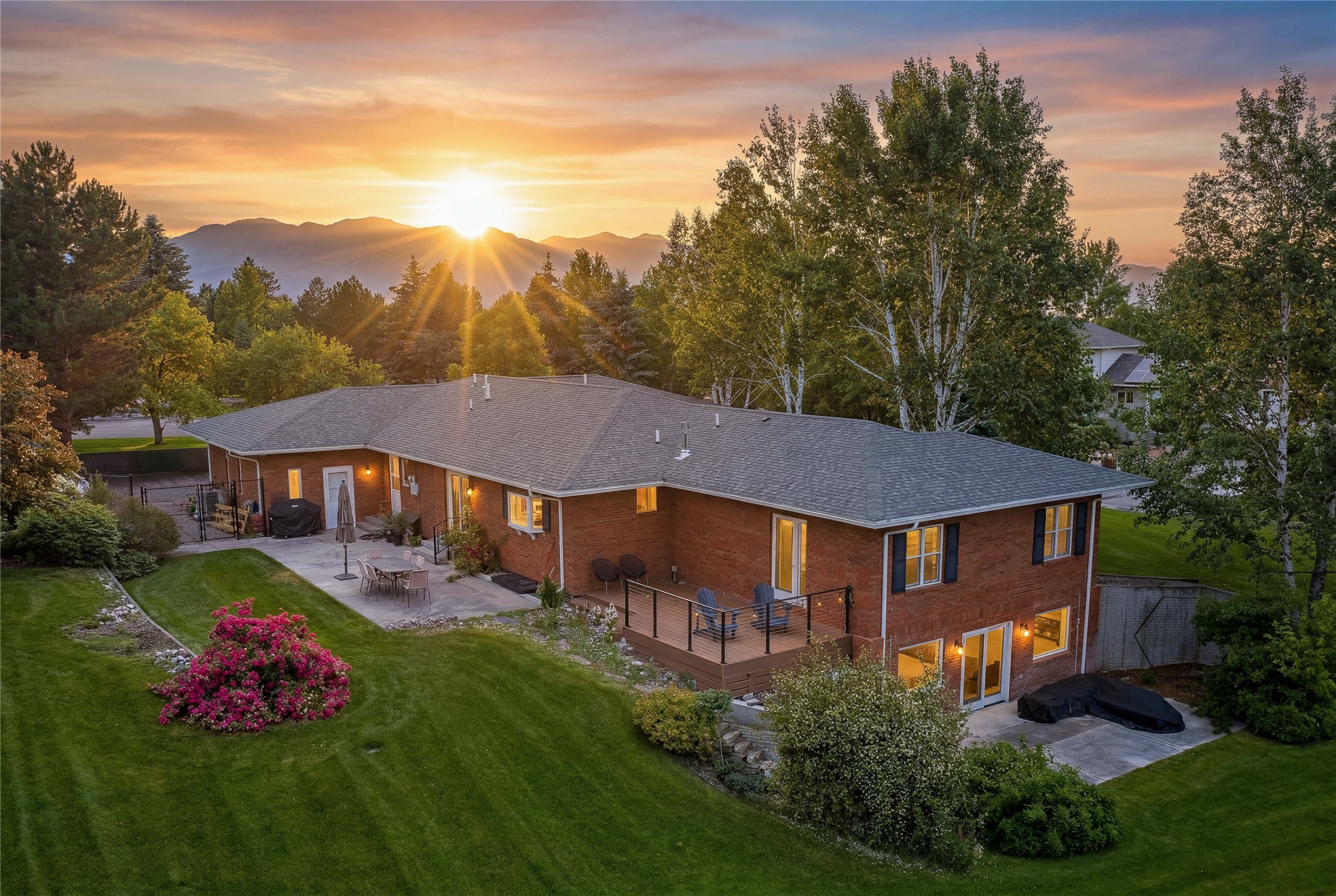 212 E Crestline Drive