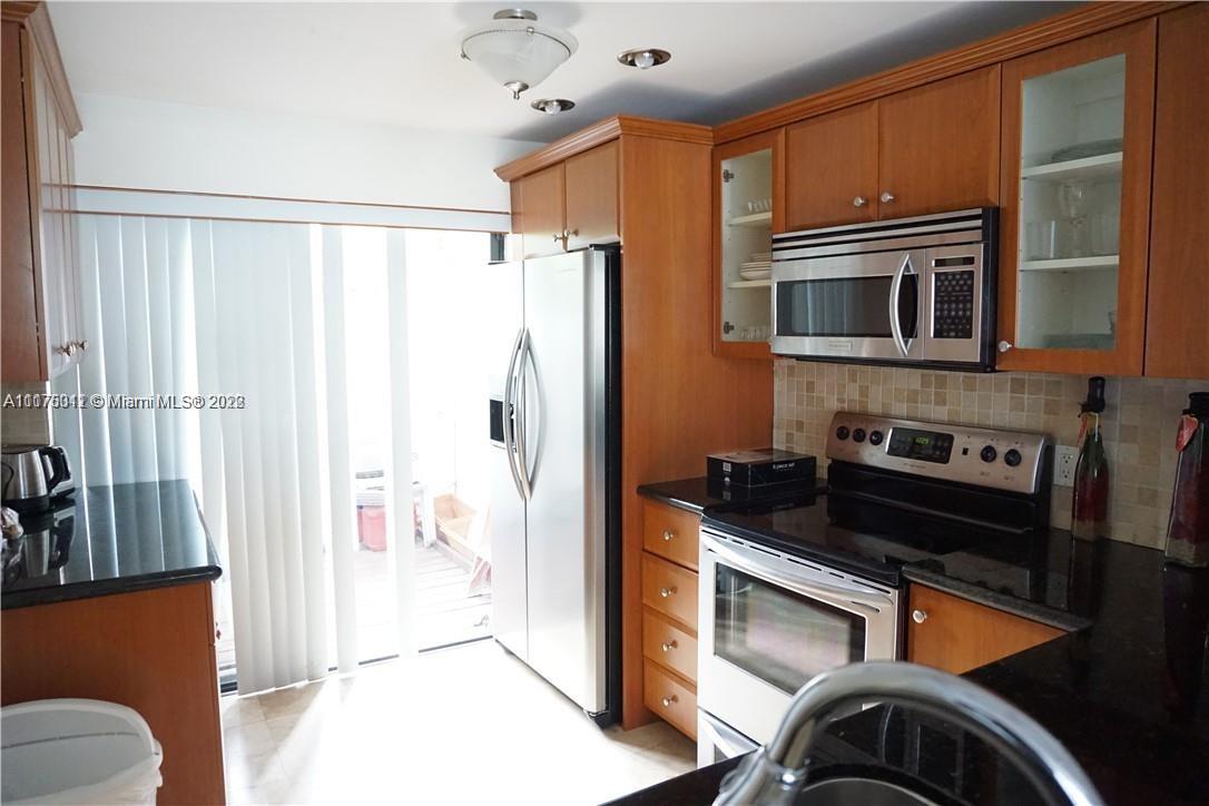 427 Poinciana Dr Unit: 1414