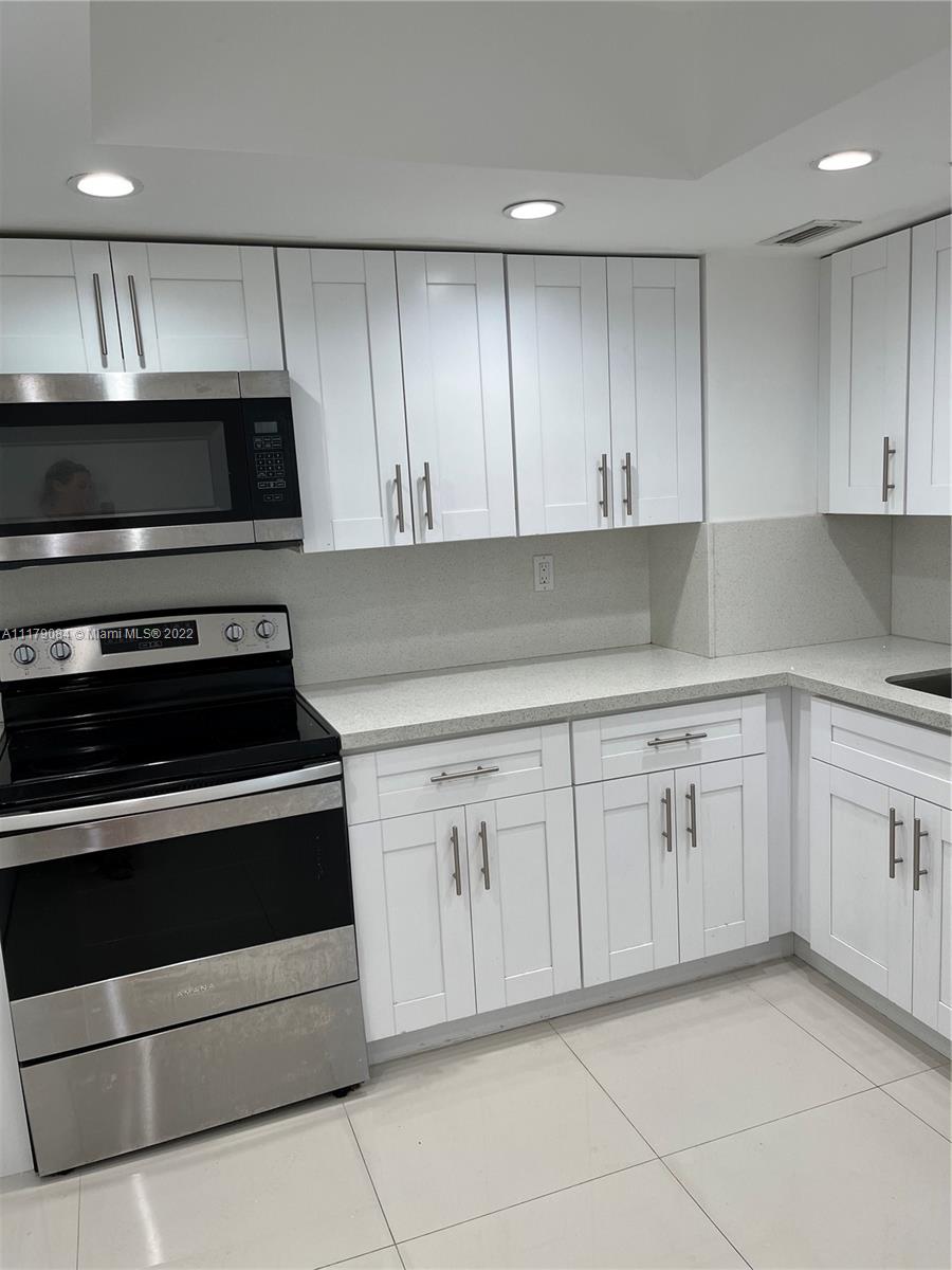 3180 S Ocean Dr Unit: 409
