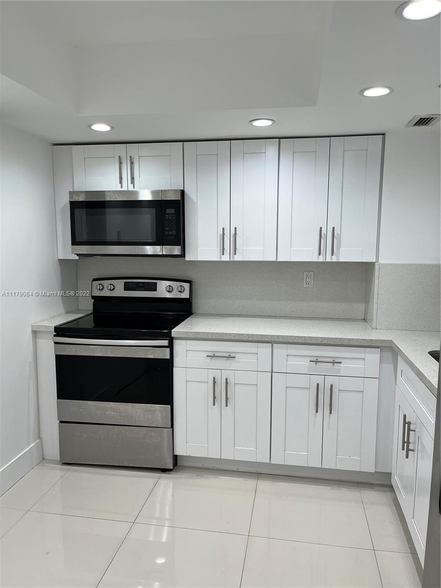 3180 S Ocean Dr Unit: 409