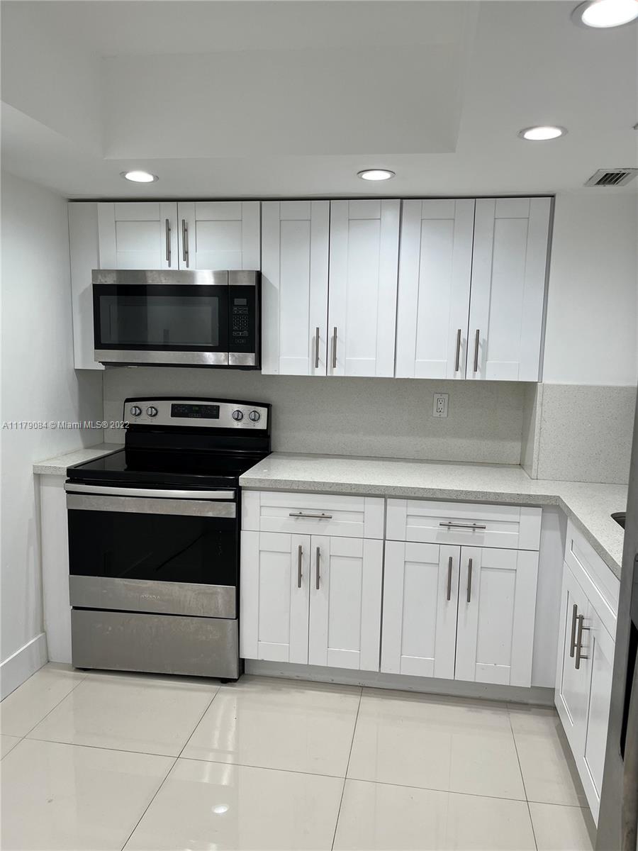 3180 S Ocean Dr Unit: 409