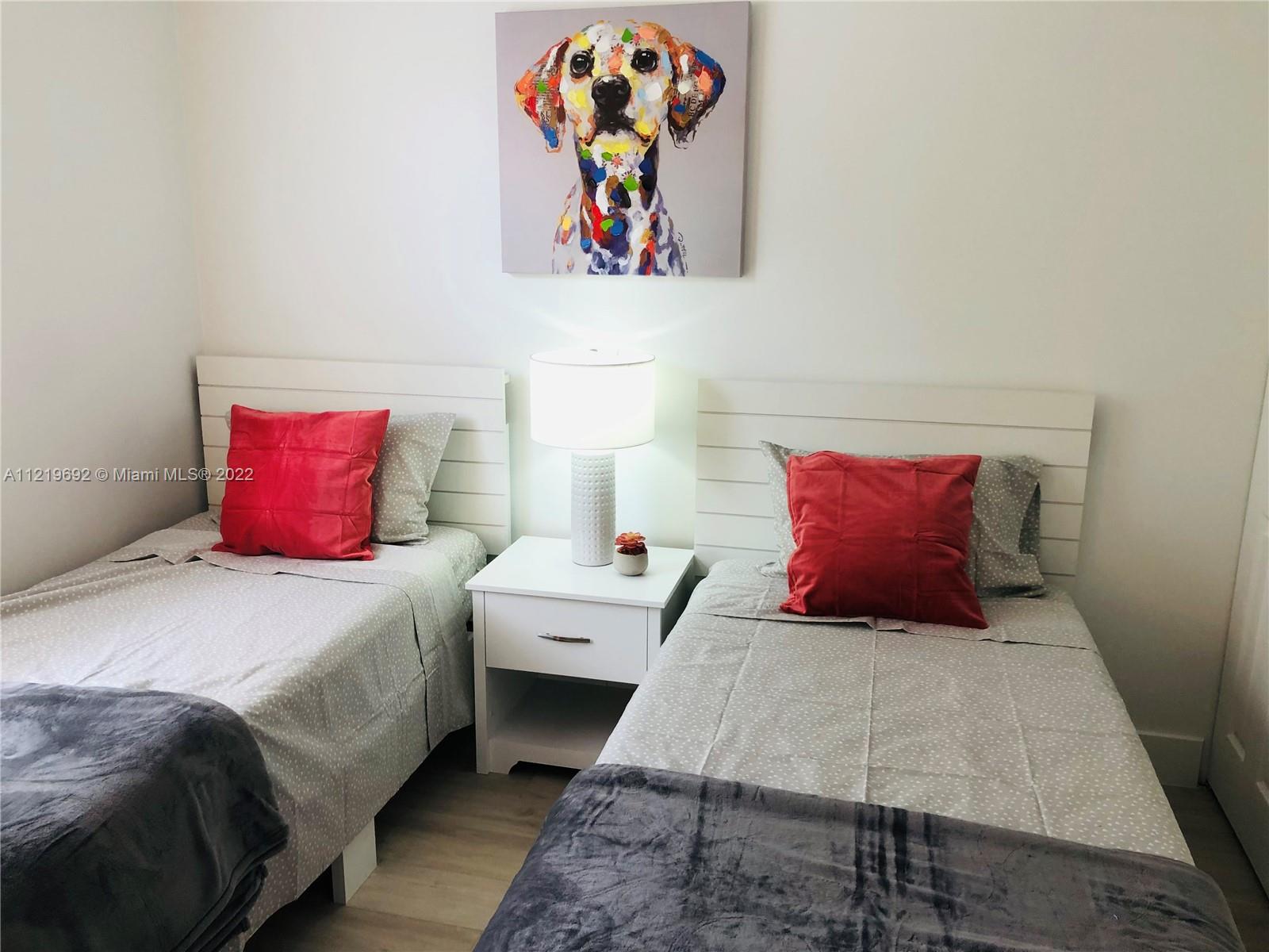 17100 N Bay Rd Unit: 1511
