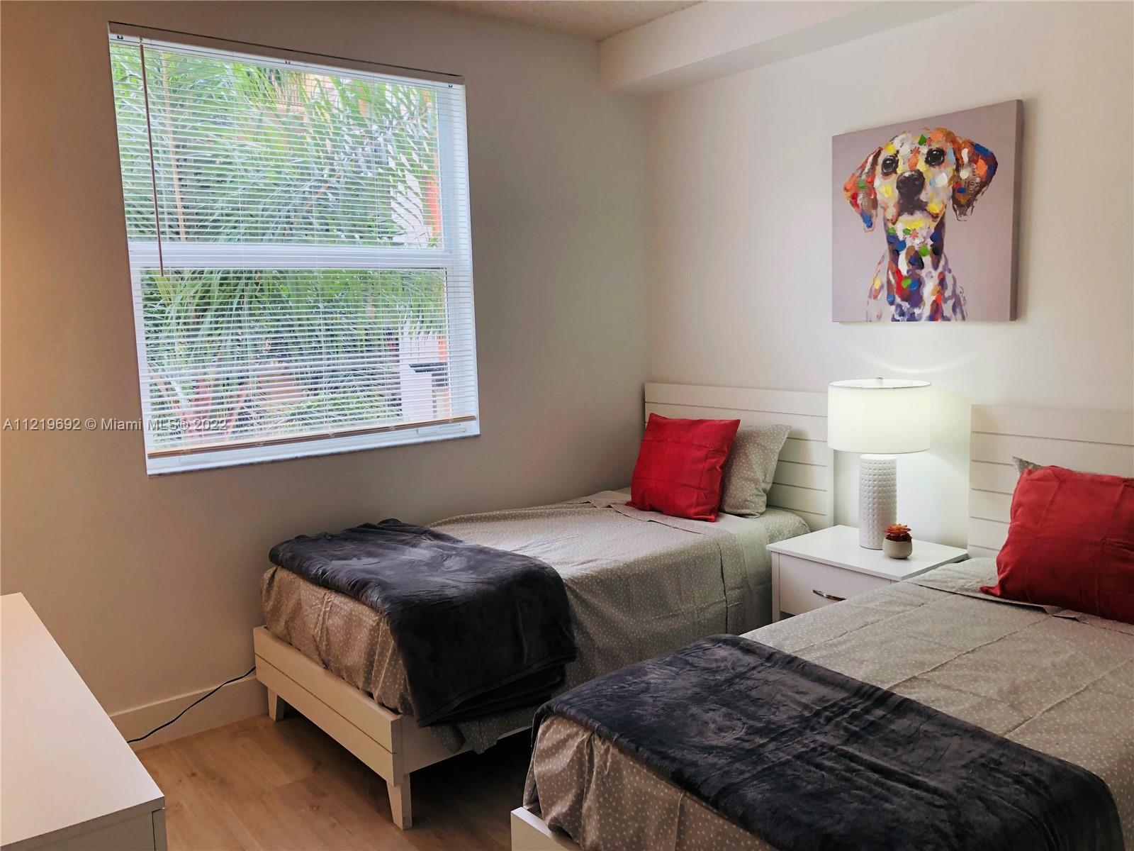 17100 N Bay Rd Unit: 1511