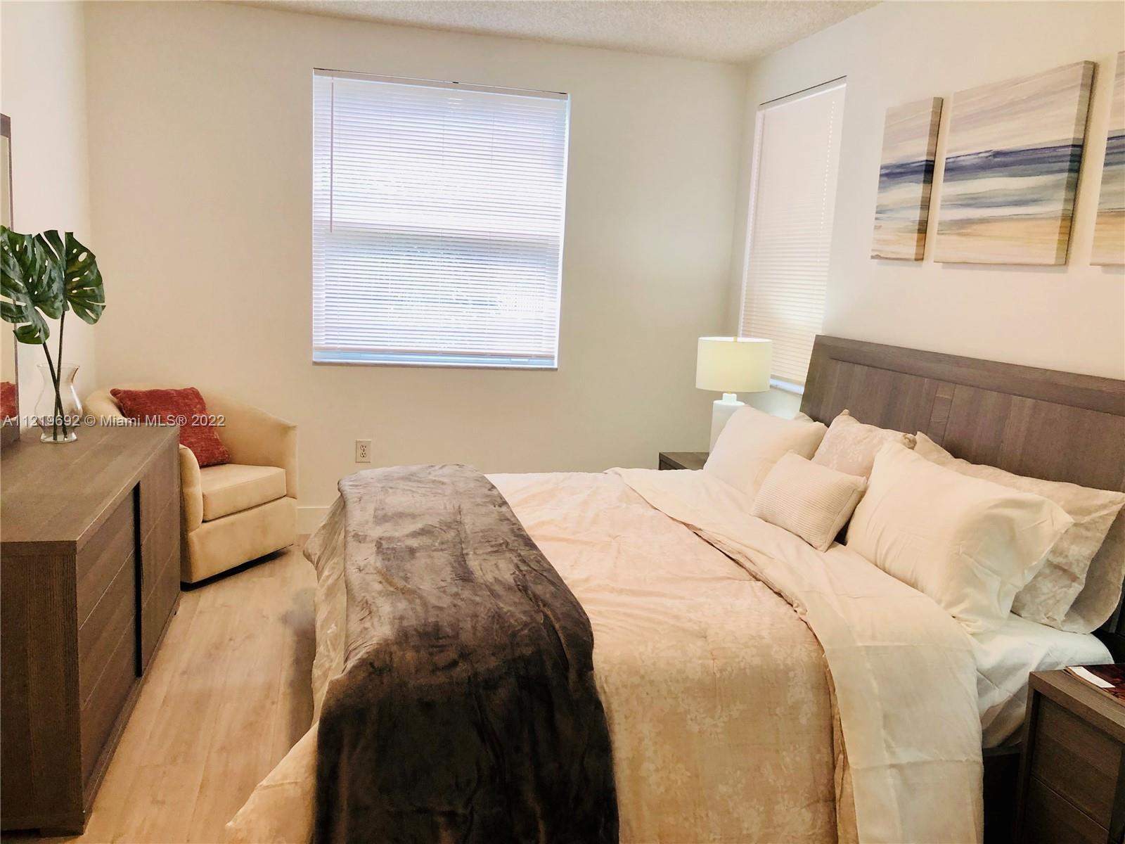 17100 N Bay Rd Unit: 1511