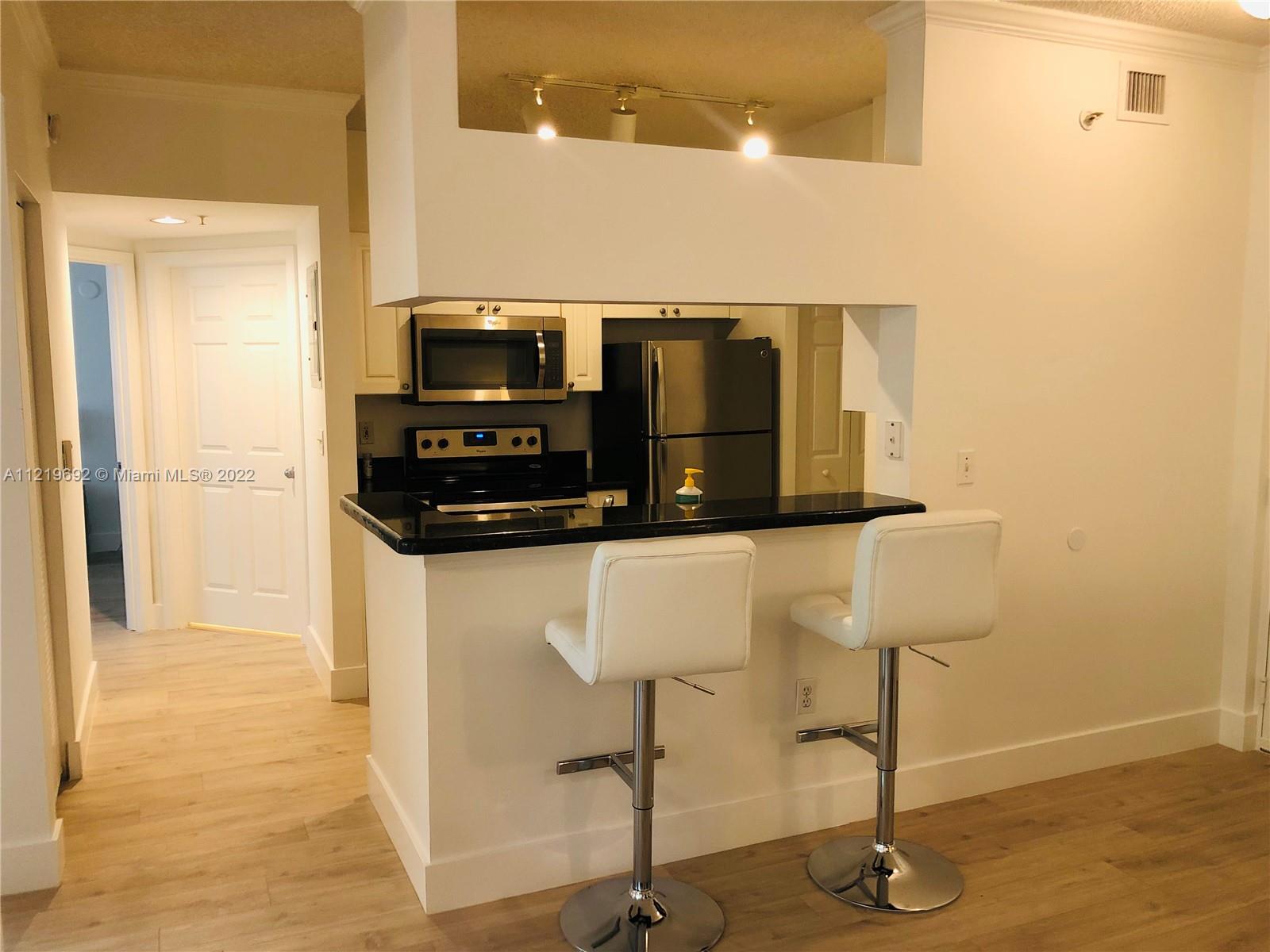 17100 N Bay Rd Unit: 1511