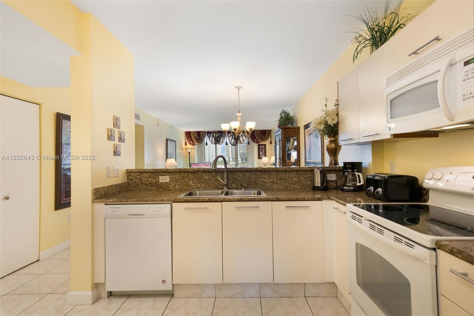 18100 N Bay Rd Unit: 404