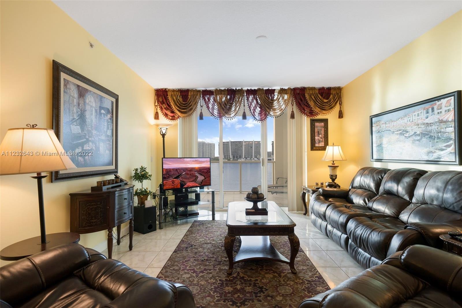 18100 N Bay Rd Unit: 404