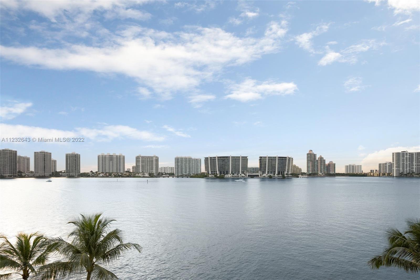 18100 N Bay Rd Unit: 404