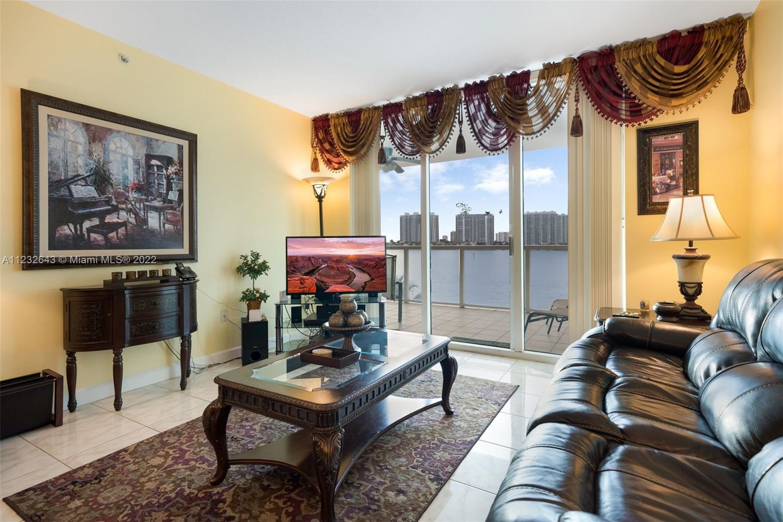 18100 N Bay Rd Unit: 404