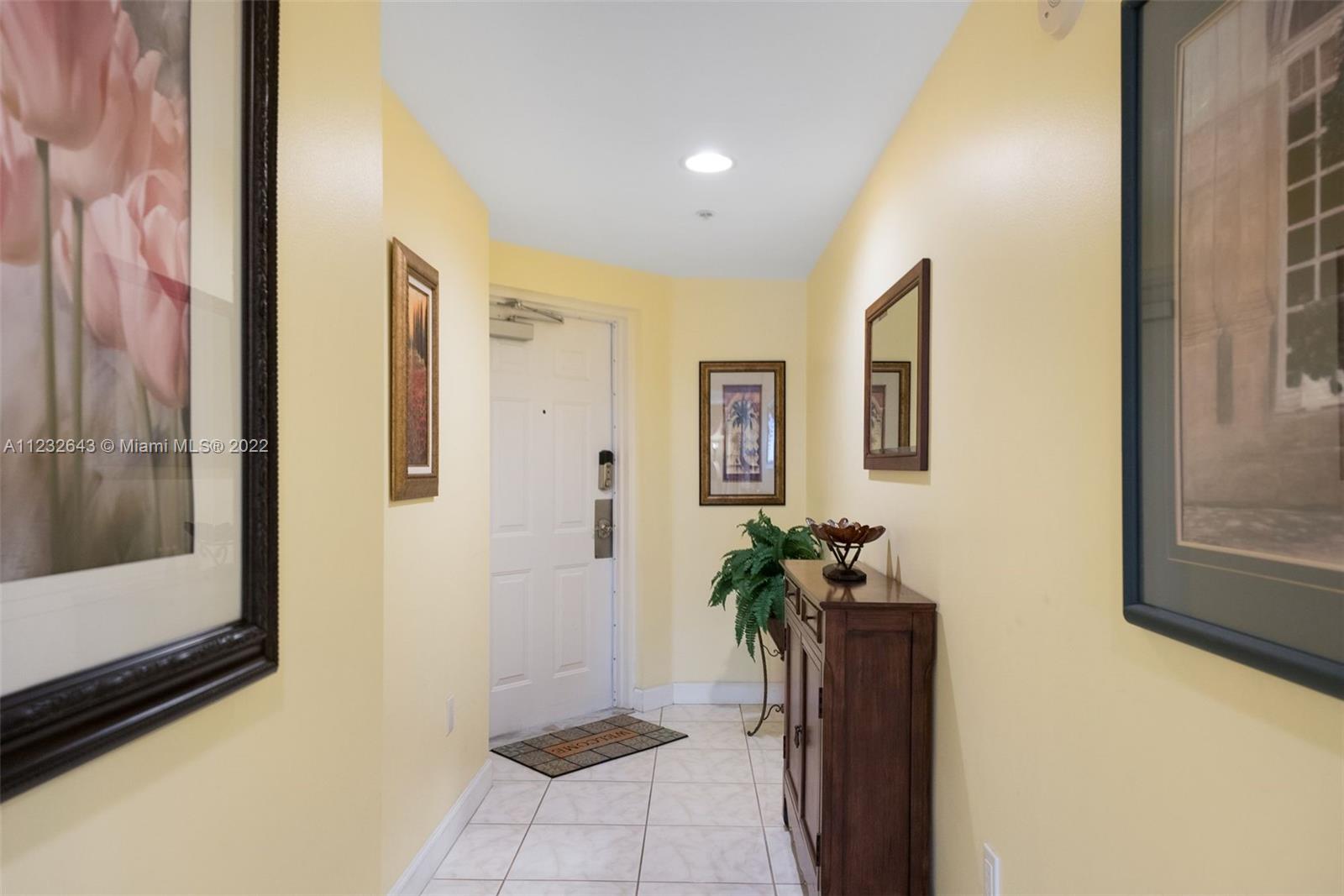 18100 N Bay Rd Unit: 404