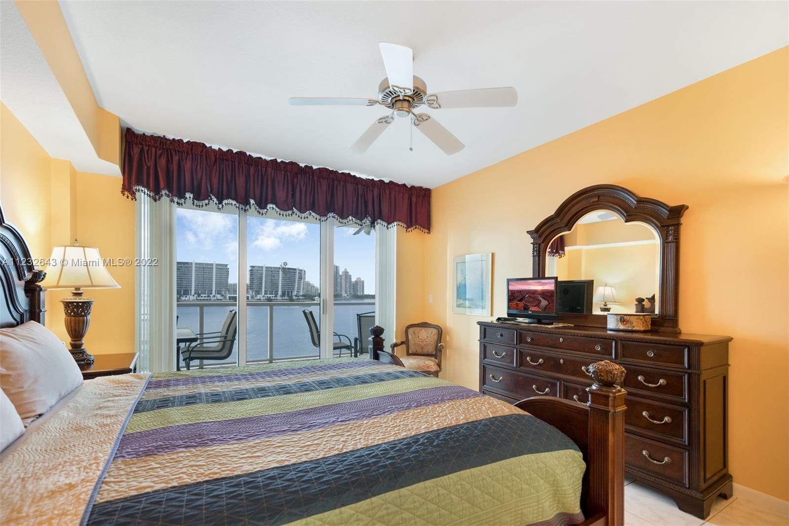 18100 N Bay Rd Unit: 404