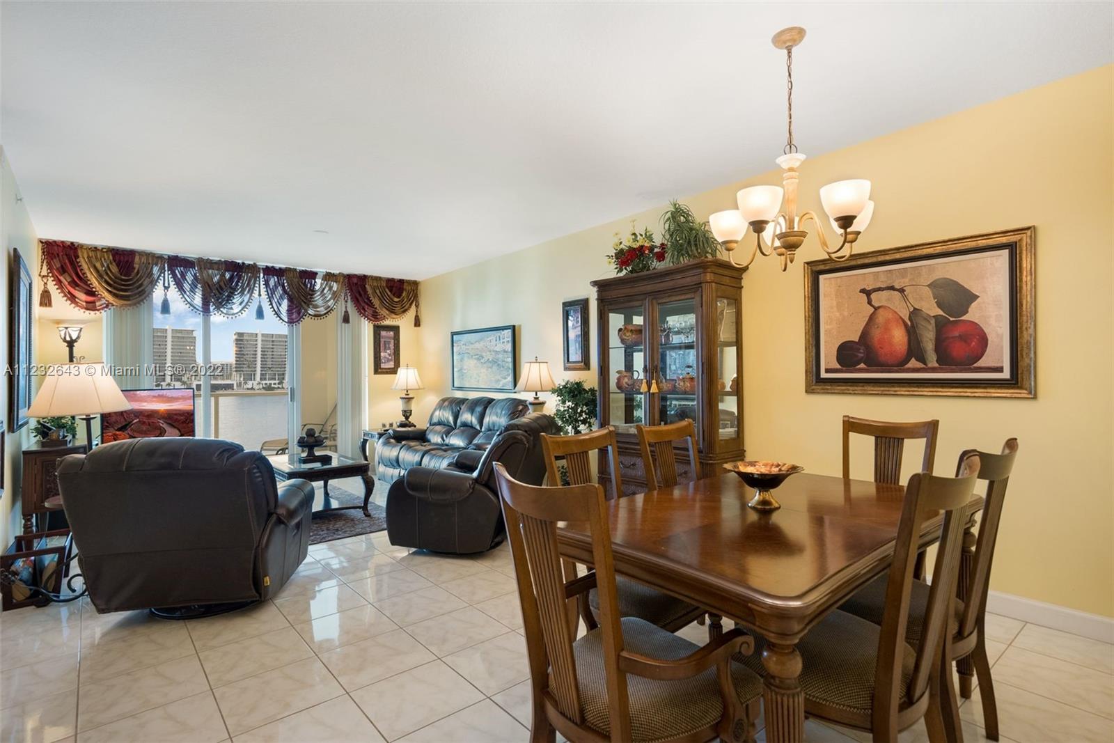 18100 N Bay Rd Unit: 404