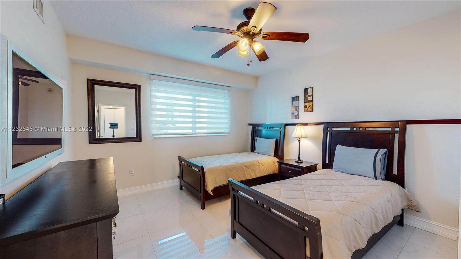 18100 N Bay Rd Unit: 504
