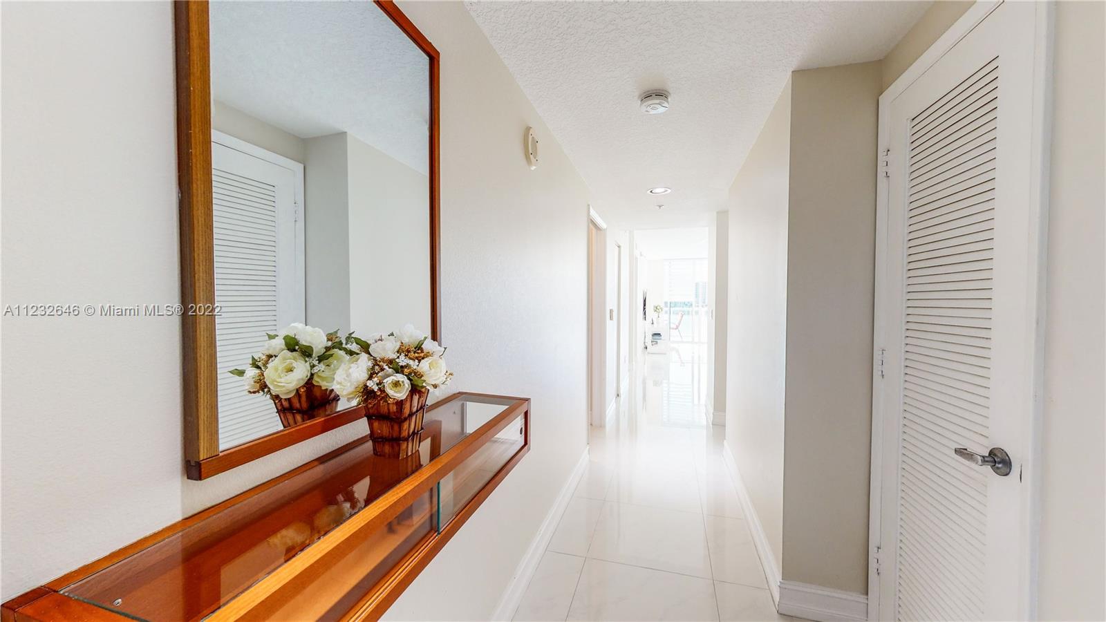 18100 N Bay Rd Unit: 504