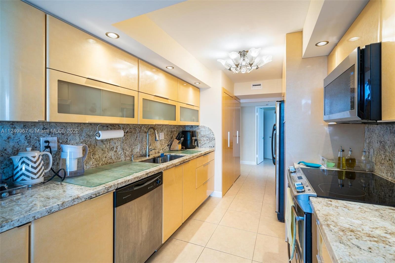 210 174th St Unit: 709