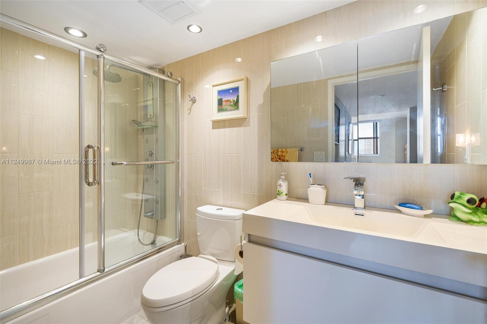 210 174th St Unit: 709