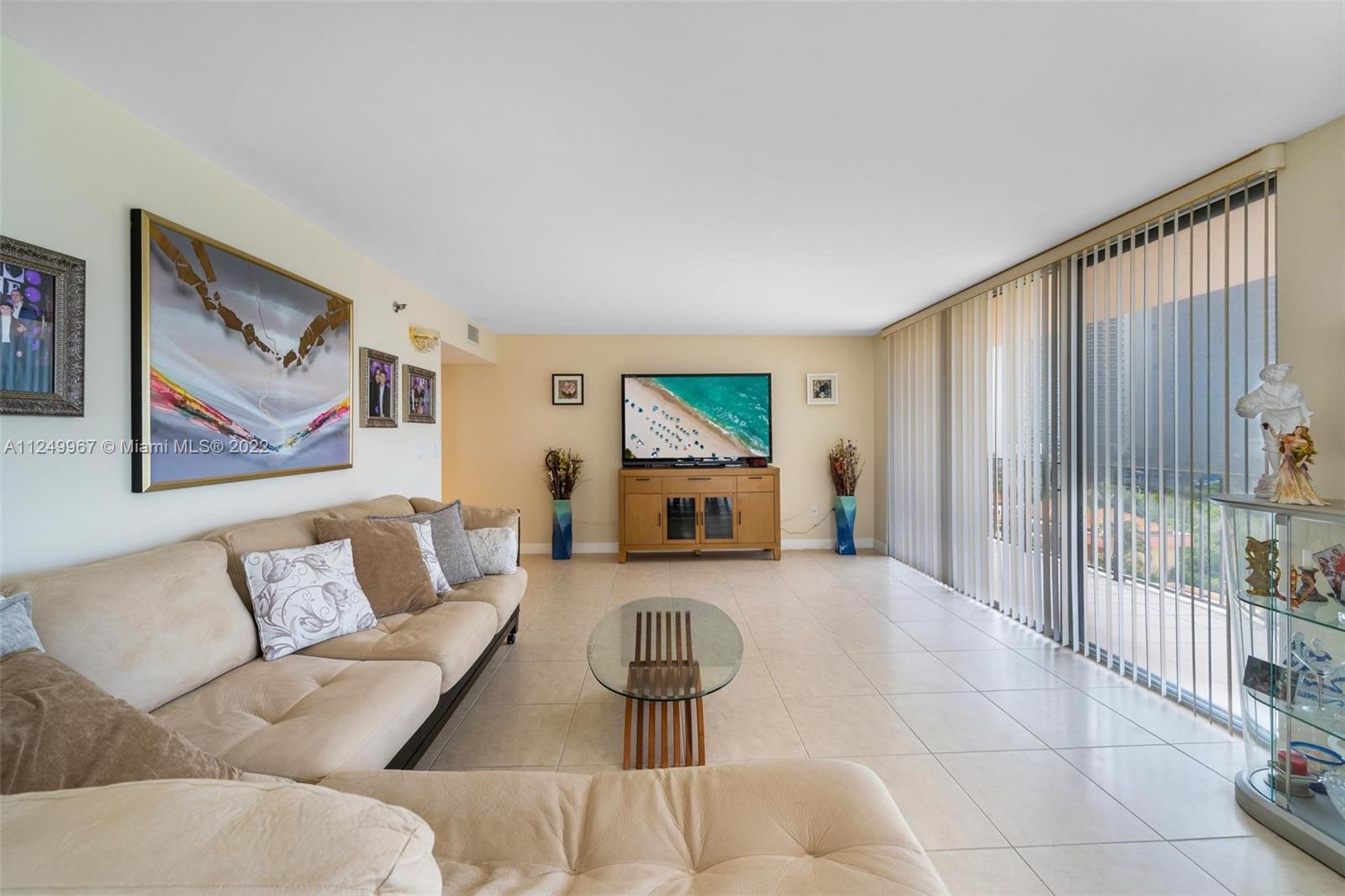 210 174th St Unit: 709