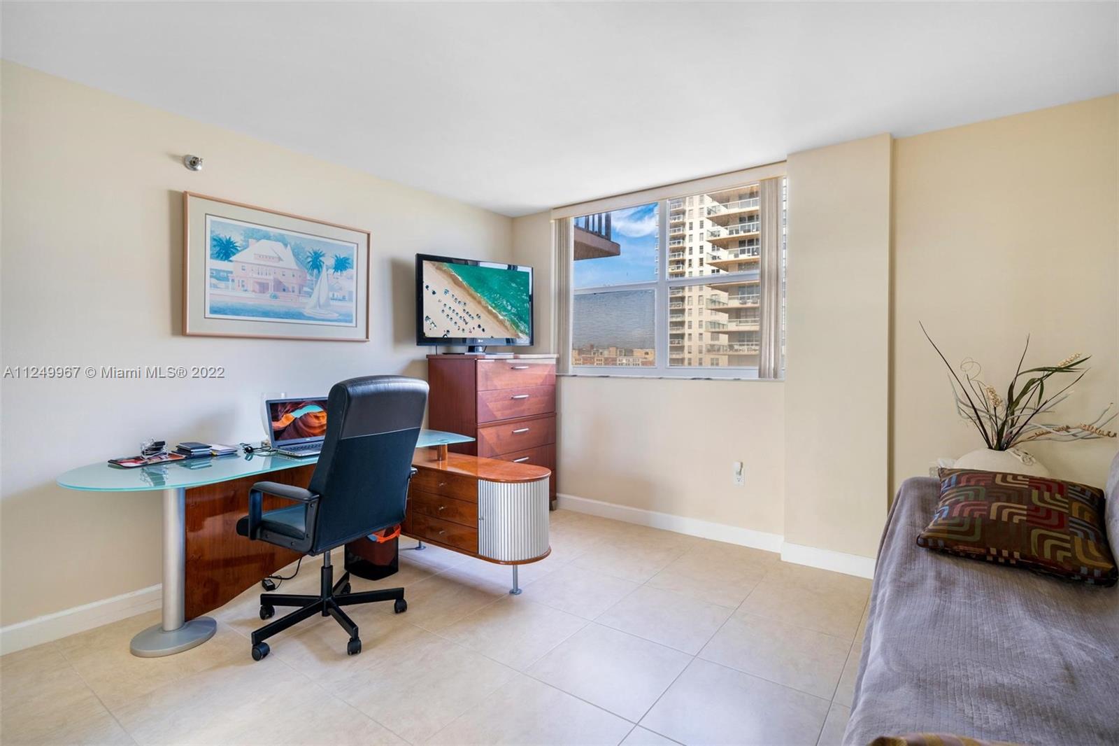 210 174th St Unit: 709