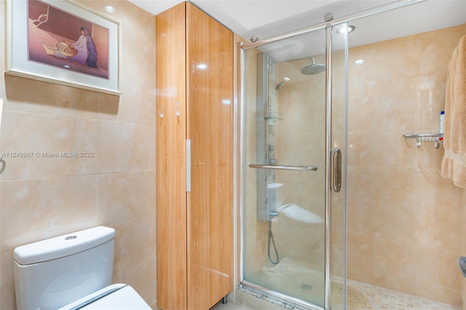 210 174th St Unit: 709