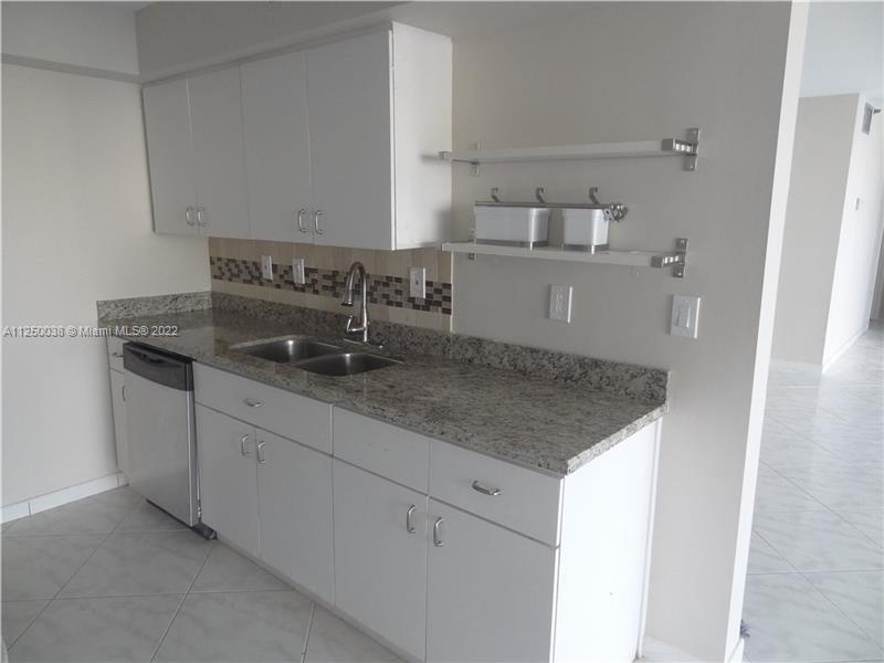 17500 N Bay Rd Unit: S403