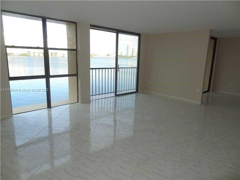 17500 N Bay Rd Unit: S403