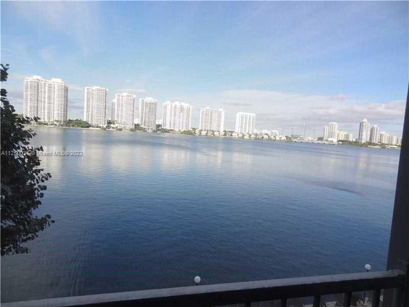 17500 N Bay Rd Unit: S403