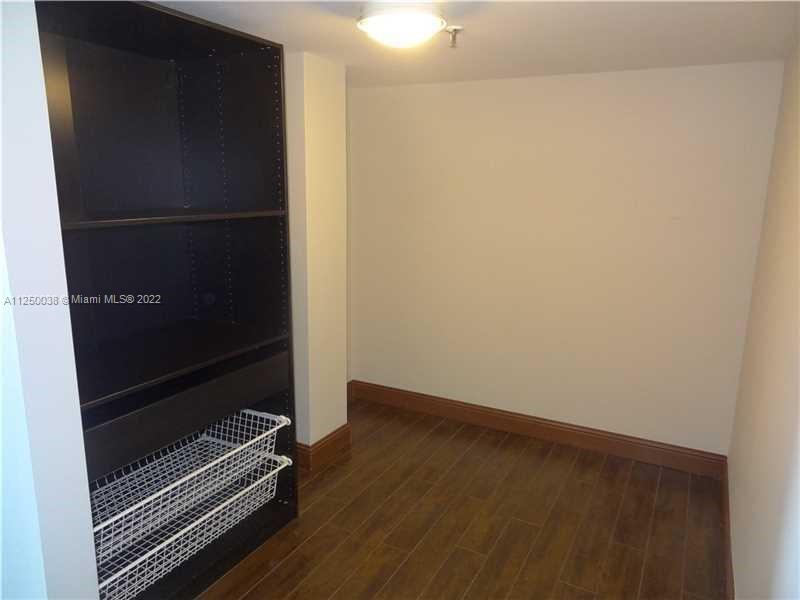 17500 N Bay Rd Unit: S403
