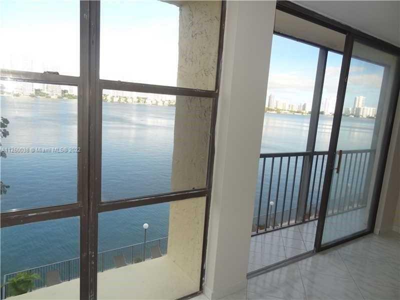 17500 N Bay Rd Unit: S403